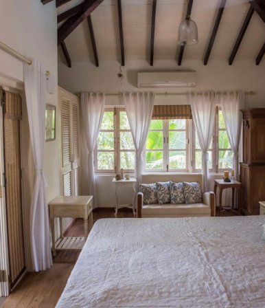 Beautifully Renovated Portuguese 5 Bedroom Villa - Project